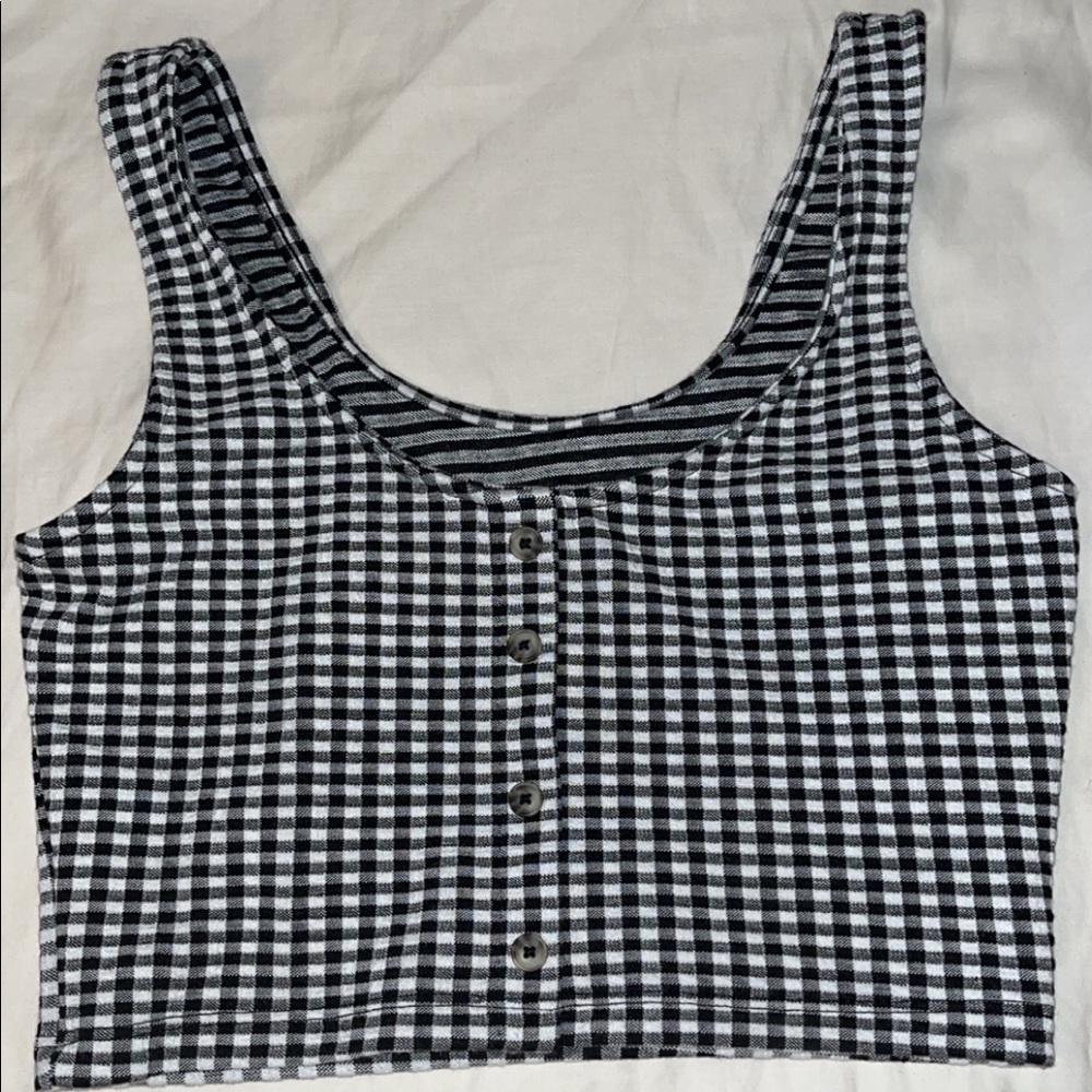 Gingham black and white cropped tank top.